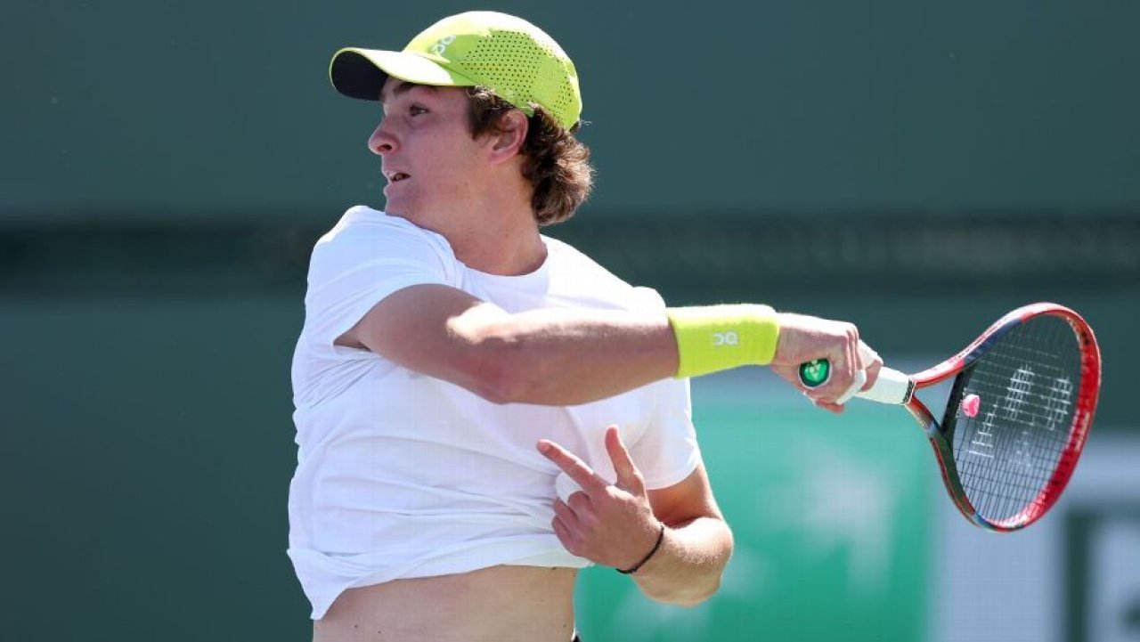 João Fonseca elimina ex-número 21 do mundo e vai às quartas do Challenger de Phoenix