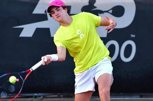 João Fonseca inicia defesa de pontos no saibro e pode ter queda no ranking